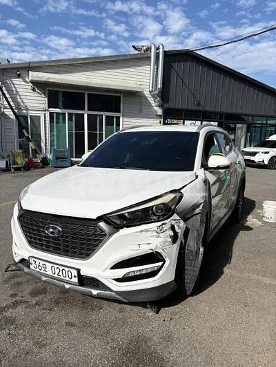 Photo 1 of 4: 2016 Hyundai Tucson 1.7, VIN KMHJ3815GHU250611 — Korean insurance auction