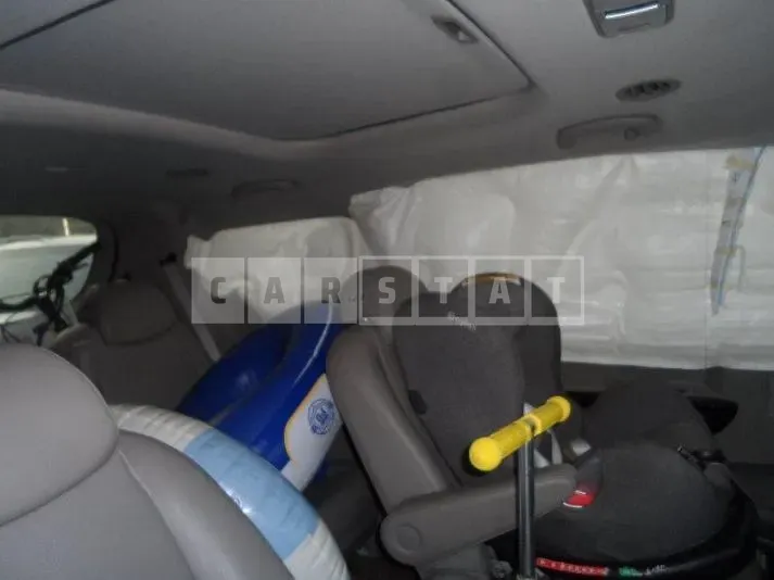Photo 2 of 25: 2017 Kia Carnival — Korean insurance auction