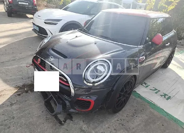 Photo 2 of 19: 2019 MINI John Cooper Works, VIN WMWXM9101K2H04933 — Korean insurance auction