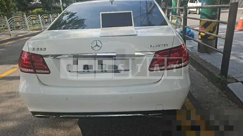 Photo 2 of 9: 2016 Mercedes-Benz E220 BlueTec — Korean insurance auction