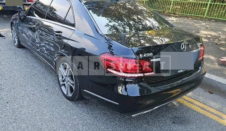 Photo 2 of 11: 2016 Mercedes-Benz E250 BlueTec 4Matic, VIN WDDHF9HB1GB300159 — Korean insurance auction