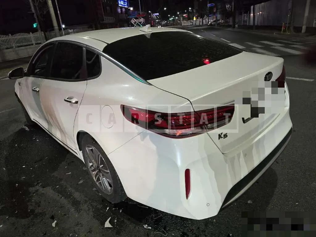 Photo 2 of 8: 2016 Kia K5 Hybrid — Korean insurance auction