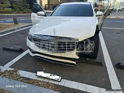 Photo 1 of 20: 2019 Mercedes-Benz E220 d 4Matic, VIN WDDZF0FBXKA530378 — Korean insurance auction