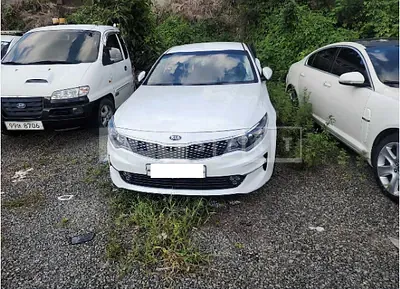 Photo 1 of 25: 2016 Kia K5 — Korean insurance auction