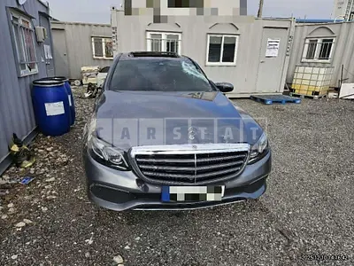 Photo 1 of 36: 2017 Mercedes-Benz E300 4Matic — Korean insurance auction
