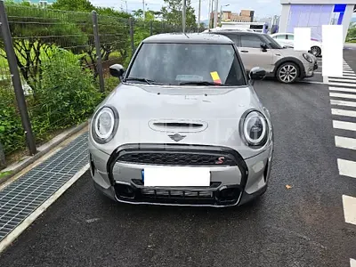 Photo 1 of 17: 2023 MINI Cooper S — Korean insurance auction