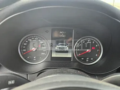 Photo 2 of 11: 2016 Mercedes-Benz C 200 — Korean insurance auction