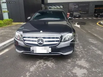 Photo 1 of 42: 2017 Mercedes-Benz E200 — Korean insurance auction