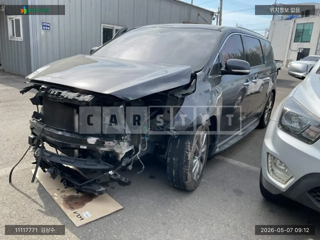 Photo 2 of 12: 2018 Kia Carnival, VIN KNAME81ABKS455638 — Korean insurance auction