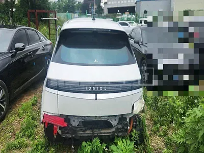 Photo 1 of 13: 2022 Hyundai IONIQ 5 — Korean insurance auction
