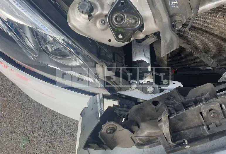 Photo 2 of 36: 2018 Lexus ES300h, VIN JTHBA1C1XM2007000 — Korean insurance auction