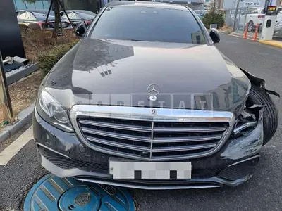 Photo 1 of 17: 2017 Hyundai Mercedes-Benz E300, VIN KMHFF41CBHA577890 — Korean insurance auction