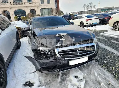 Photo 1 of 39: 2017 Mercedes-Benz E220d 4Matic, VIN WDDZF0FB5HA292660 — Korean insurance auction