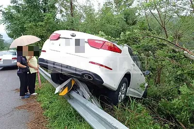 Photo 1 of 2: 2014 Kia K5 LPG — Korean insurance auction