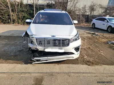 Photo 1 of 11: 2019 Kia Carnival, VIN KNAMC81ABKS490206 — Korean insurance auction