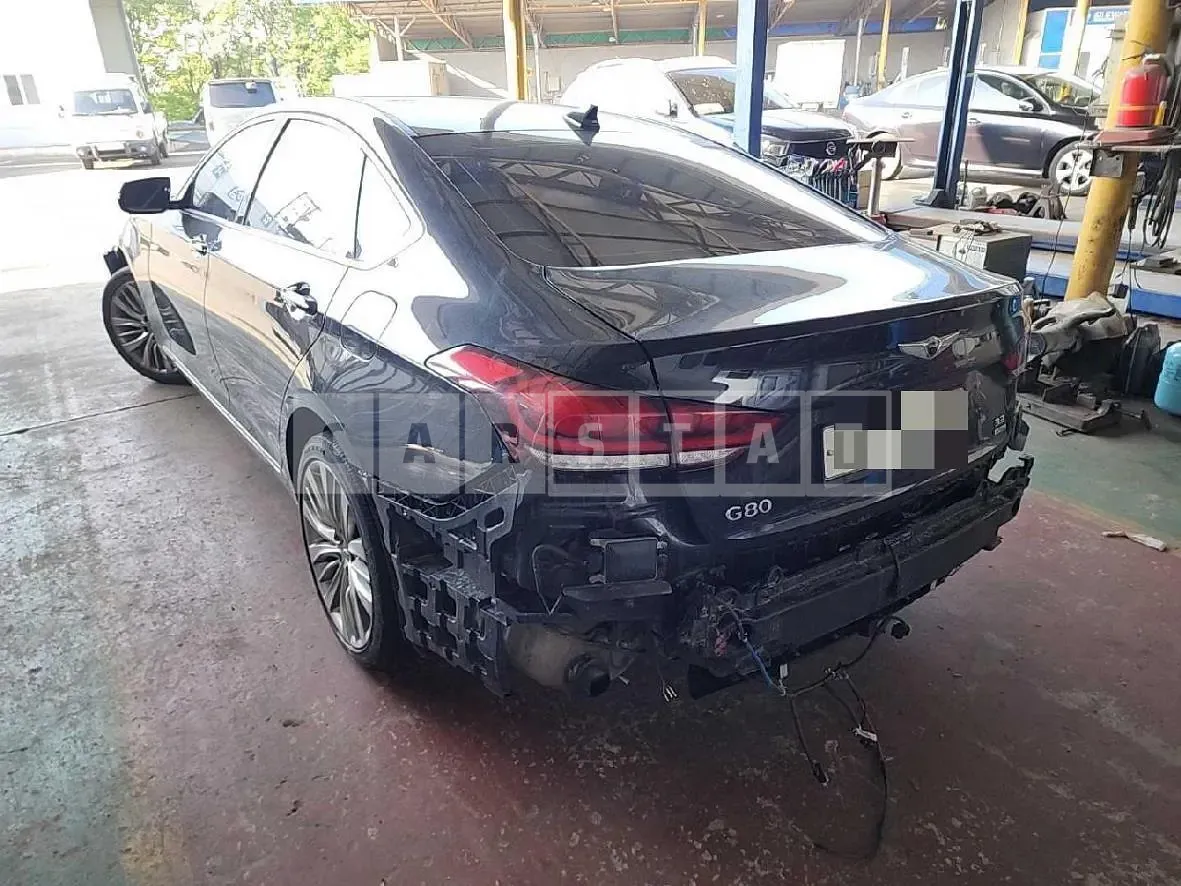 Photo 2 of 12: 2018 Genesis G80 3.3 — Korean insurance auction