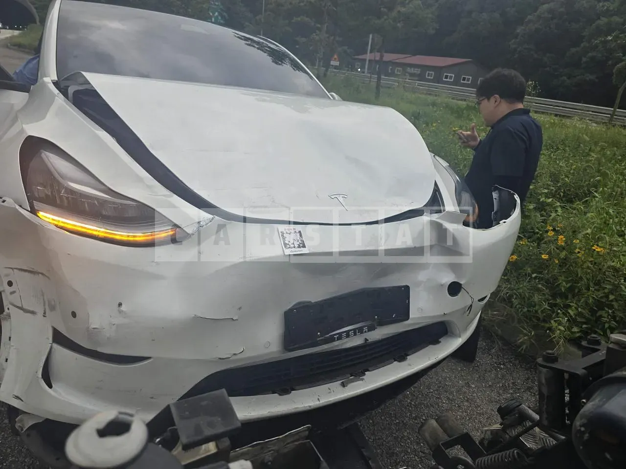 Photo 2 of 10: 2021 Tesla Model Y Standard Range, VIN 5YJYGDED3MF236795 — Korean insurance auction