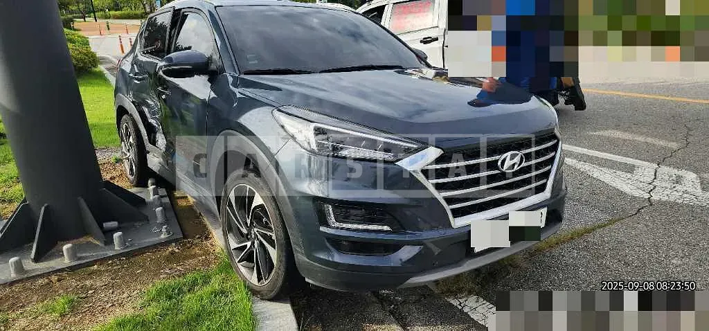 Photo 2 of 8: 2019 Hyundai Tucson TL — Korean insurance auction