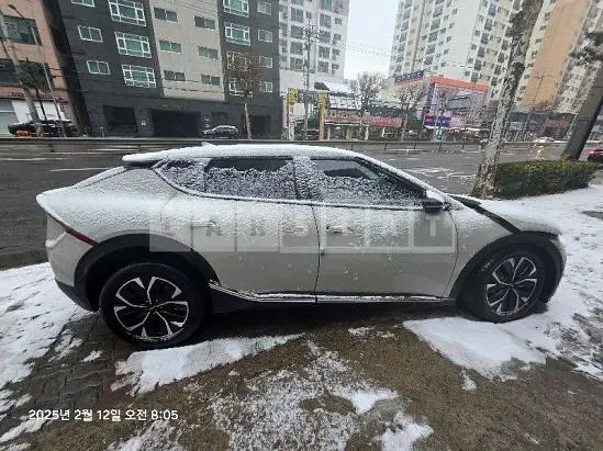 Photo 2 of 46: 2023 Kia EV6 — Korean insurance auction