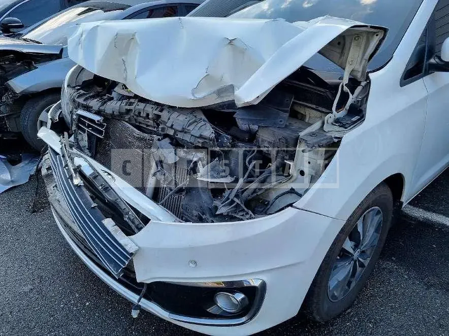 Photo 2 of 22: 2017 Kia Carnivals — Korean insurance auction