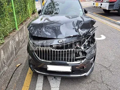 Photo 1 of 48: 2020 Kia K7 Hybrid, VIN KNALB41GBLA028938 — Korean insurance auction