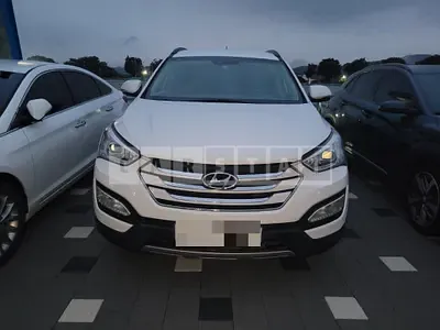Photo 1 of 10: 2014 Hyundai Santa Fe, VIN KMHSW81UBFU407652 — Korean insurance auction