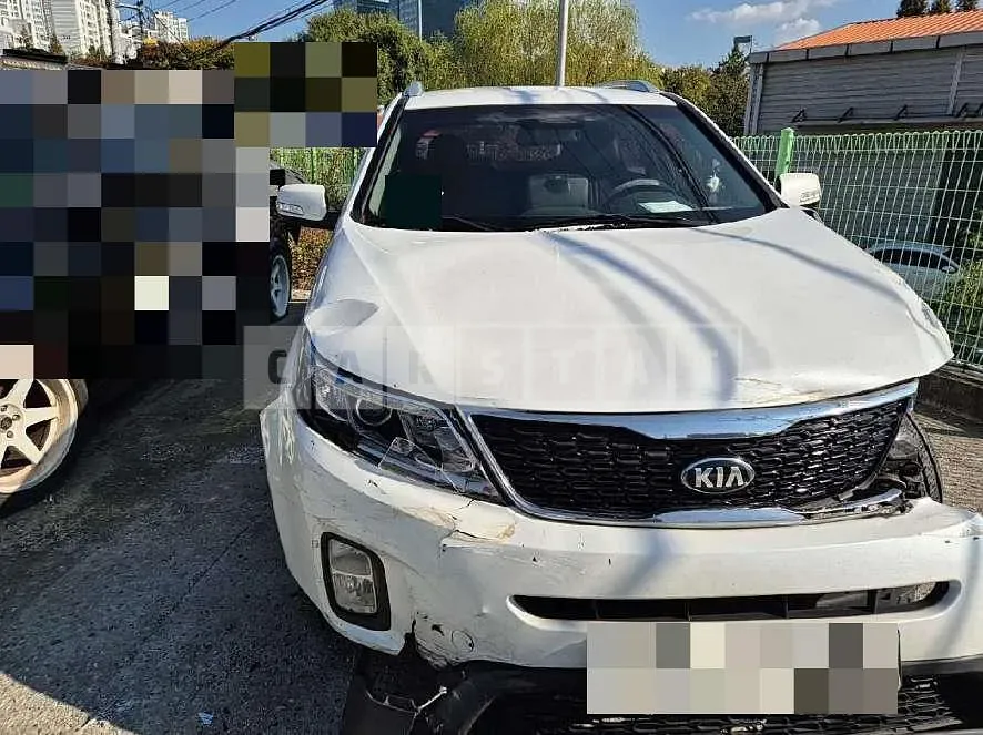 Photo 2 of 15: 2014 Kia Sorento — Korean insurance auction