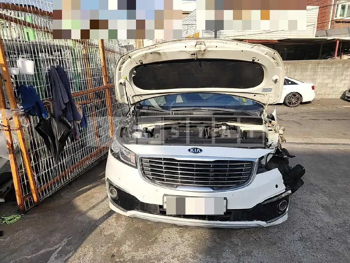 Photo 2 of 52: 2016 Kia Carnivals, VIN KNAMB81ABHS263732 — Korean insurance auction