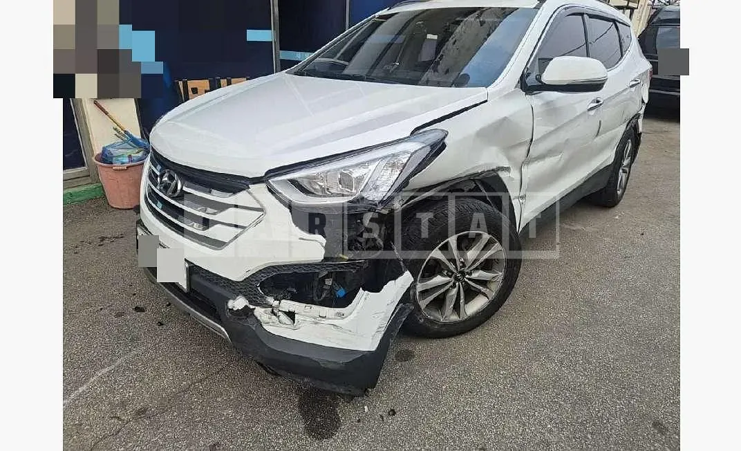 Photo 2 of 21: 2014 Hyundai Santa Fe DM — Korean insurance auction