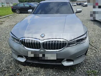 Photo 1 of 28: 2019 BMW 320d Luxury — Korean insurance auction