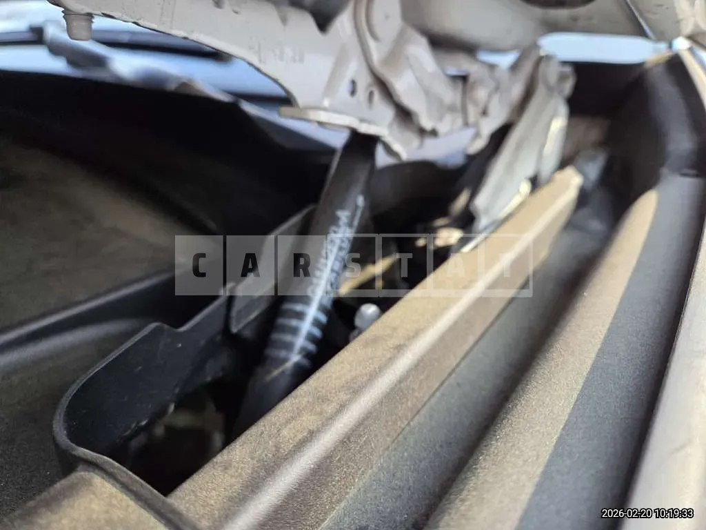 Photo 2 of 29: 2020 BMW 520i Luxury — Korean insurance auction