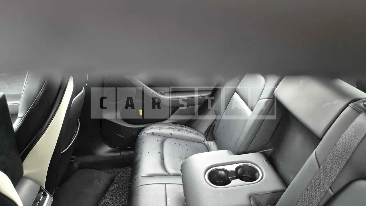 Photo 2 of 19: 2021 Tesla Model Y Long Range, VIN 5YJYGDEE8MF169040 — Korean insurance auction