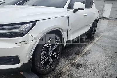 2022 Volvo XC40 B4 awd