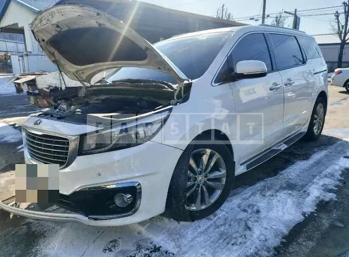 Photo 2 of 23: 2016 Kia Carnivals — Korean insurance auction