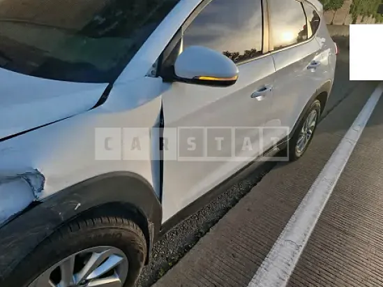 Photo 2 of 14: 2018 Hyundai Tucson — Korean insurance auction