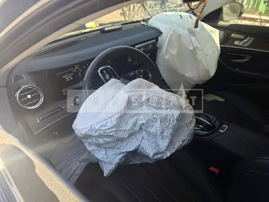 Photo 2 of 13: 2019 Mercedes-Benz E 300 4Matic — Korean insurance auction
