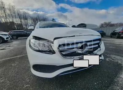 Photo 1 of 9: 2018 Mercedes-Benz E220d 4Matic, VIN WDDZF0FB7JA471806 — Korean insurance auction