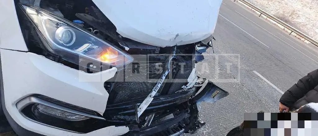 Photo 2 of 4: 2015 Hyundai Santa Fe DM — Korean insurance auction
