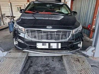 Photo 1 of 12: 2015 Kia Carnivals — Korean insurance auction