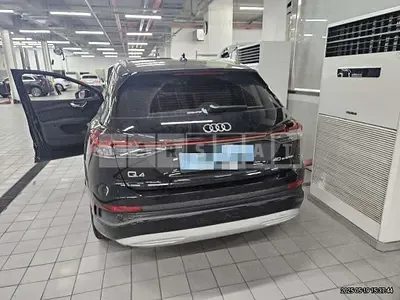 Photo 1 of 22: 2022 Audi Q4 e-tron 40 — Korean insurance auction
