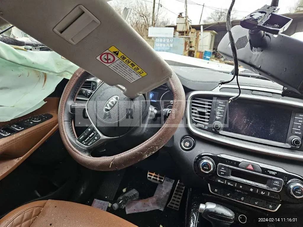Photo 2 of 23: 2020 Kia Sorento, VIN KNAPH81ABLA599695 — Korean insurance auction