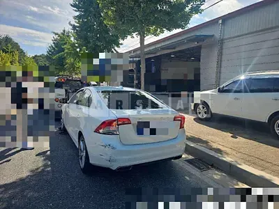 Photo 1 of 15: 2018 Volvo S60D4 — Korean insurance auction