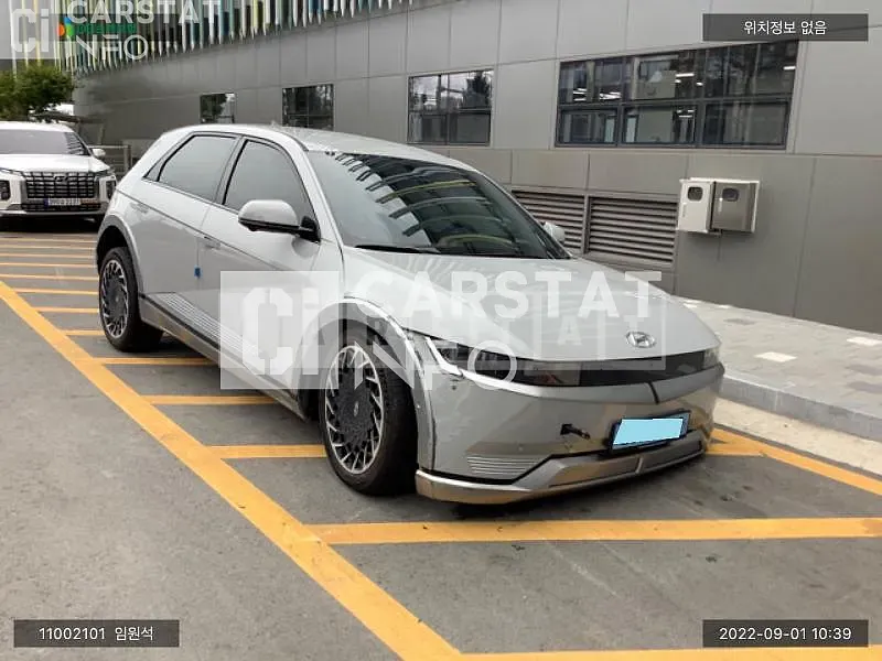 Photo 2 of 28: 2022 Hyundai Ionic 5, VIN KMHKR81AFNU080208 — Korean insurance auction