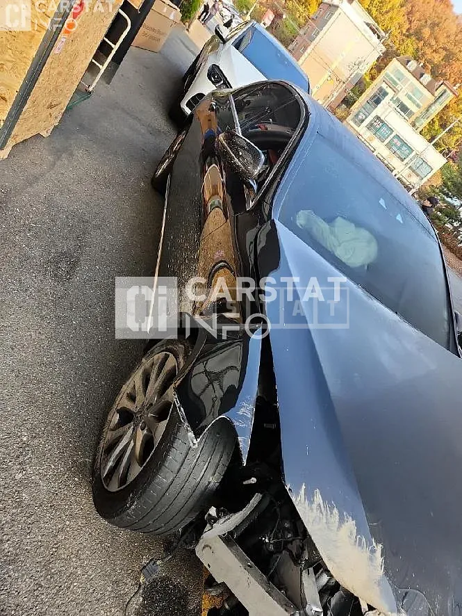 Photo 2 of 13: 2018 Mercedes-Benz E 300, VIN WDDZF4JB9JA476875 — Korean insurance auction
