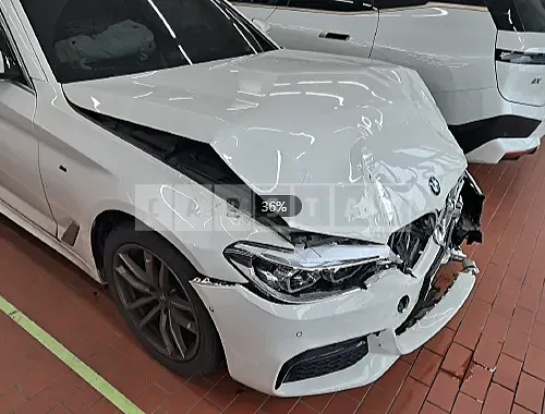 Photo 2 of 6: 2018 BMW 530i, VIN WBAJD3107JWC14264 — Korean insurance auction
