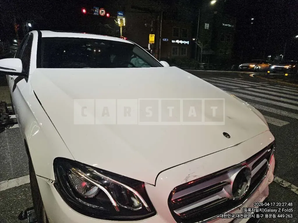 Photo 2 of 19: 2019 Mercedes-Benz E300 — Korean insurance auction
