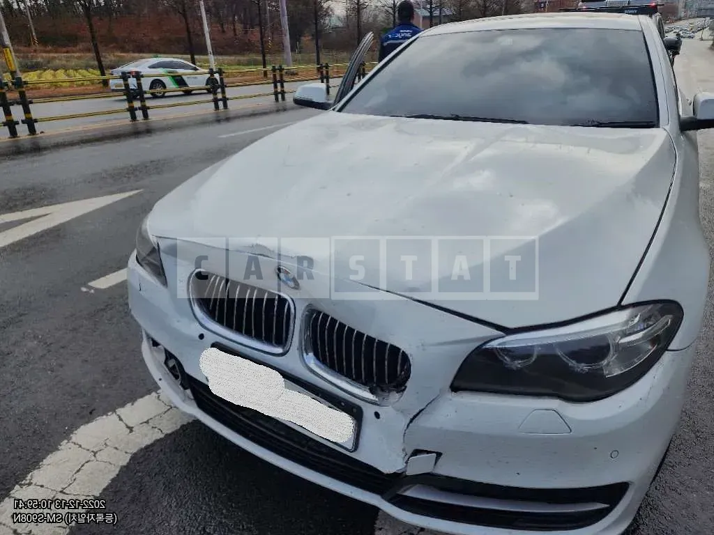 Photo 2 of 2: 2015 BMW 520d xDrive, VIN WBA5E7103FG153032 — Korean insurance auction