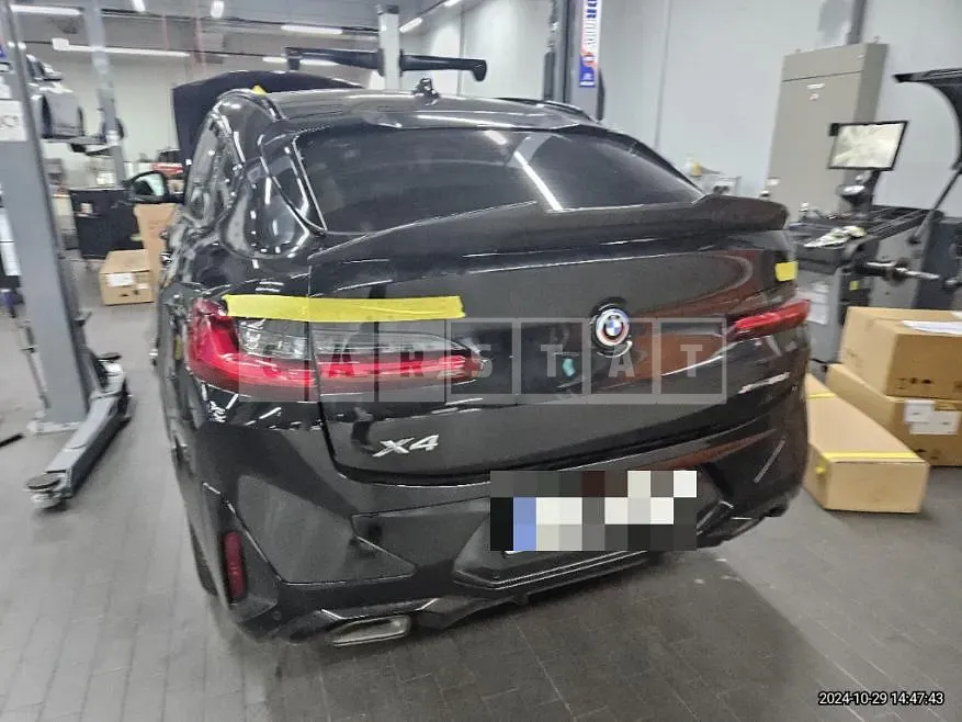 Photo 2 of 21: 2023 BMW X4 xDrive20i — Korean insurance auction