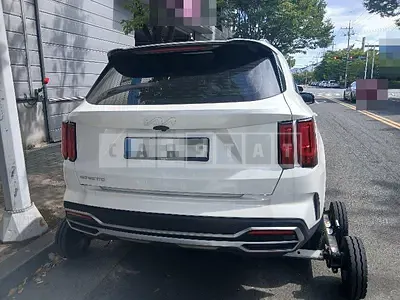 Photo 1 of 52: 2023 Kia Sorento 2.2 — Korean insurance auction