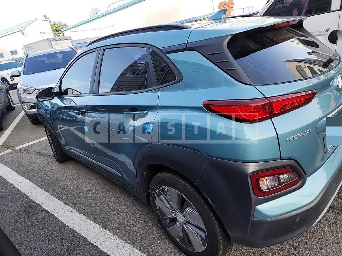 Photo 2 of 10: 2018 Hyundai Kona Electric, VIN KMHK381GFKU016353 — Korean insurance auction